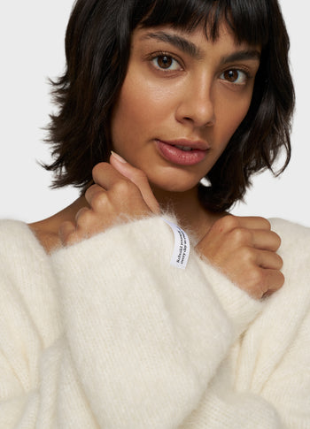 pleat hairy knit sweater | ecru