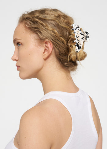 hair claw | ecru/black