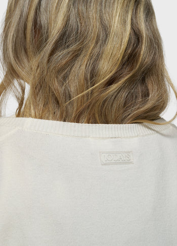 deep neck knit sweater | ecru