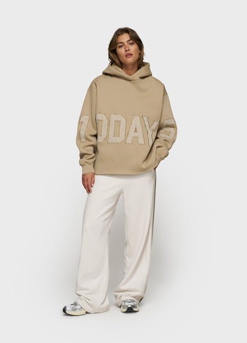 statement logo hoodie | earth