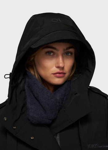 the famous raincoat | black