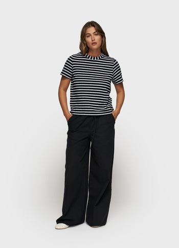 THE PETITE TEE STRIPES | black/white