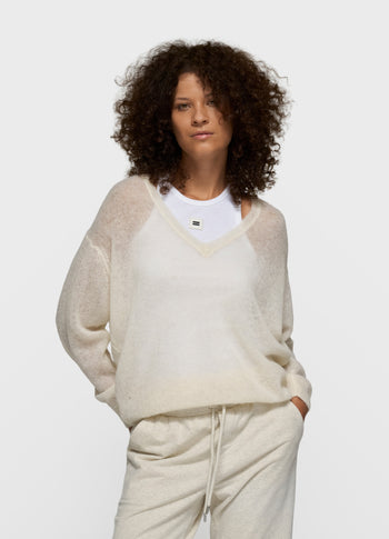 THE V-NECK KNIT SWEATER | ecru
