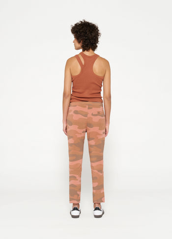 cropped jogger camo | saddle brown