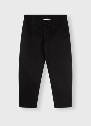 washed statement chino | black