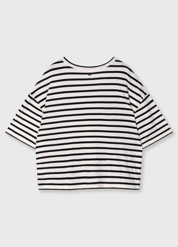 boxy v-neck tee | ecru/black