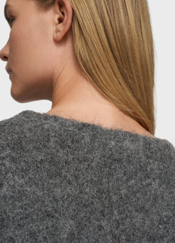 v-neck hairy knit sweater | antra melee