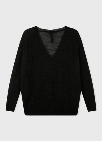 THE V-NECK KNIT SWEATER | black