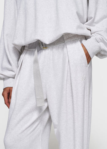 pleated sweater back stamp | white grey melee