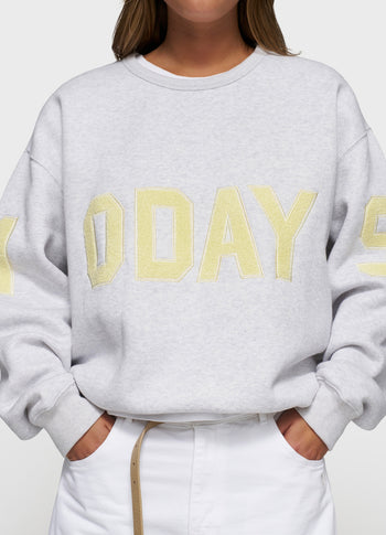 statement sweater logo patch | white grey melee