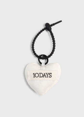 heart keychain | ecru