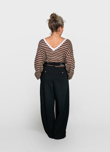 thin v-neck knit sweater | ecru/dark truffle