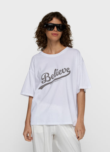 believe tee | white