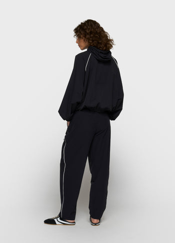 hooded travel jacket | black