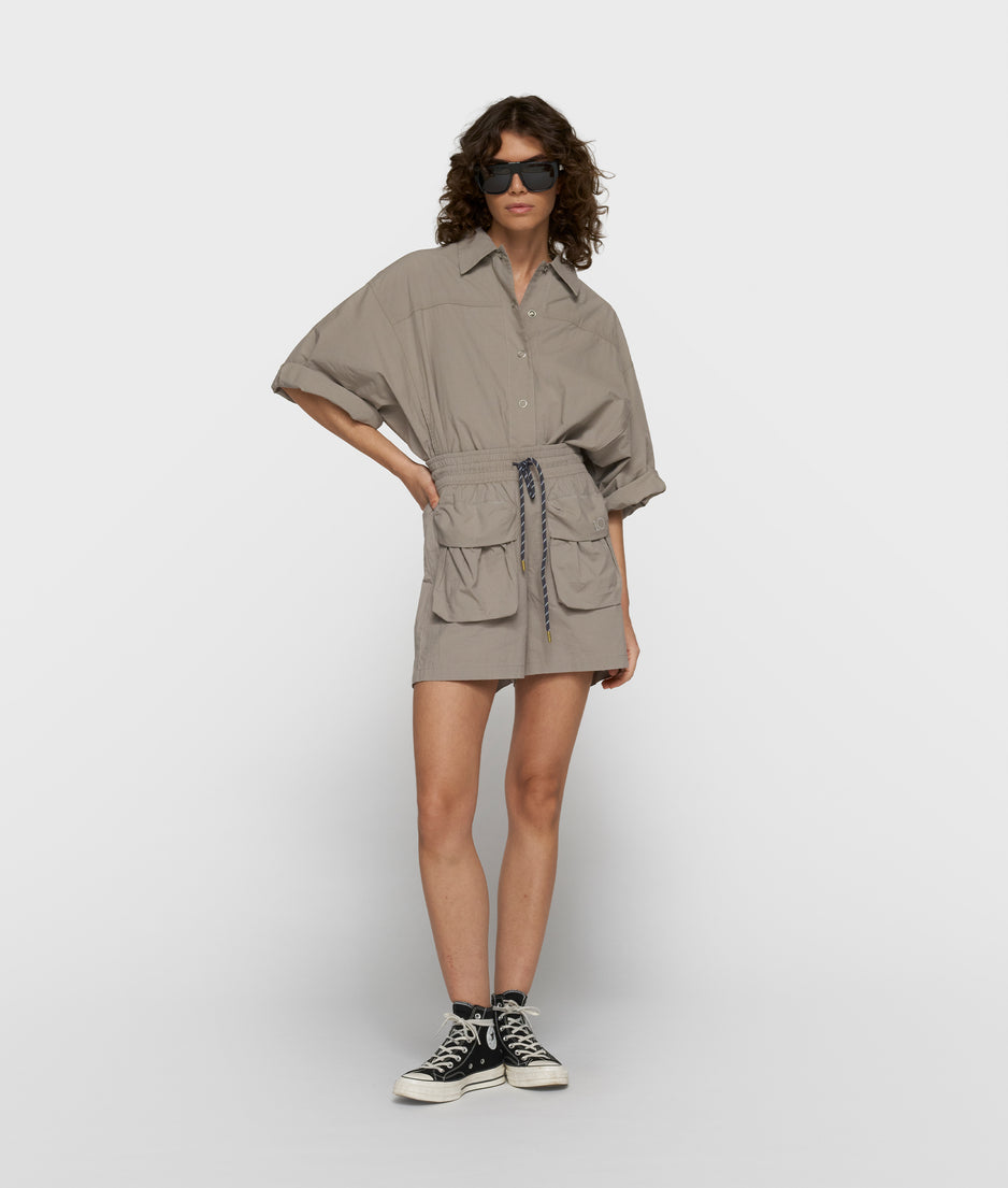 crinkle utility shorts | fog