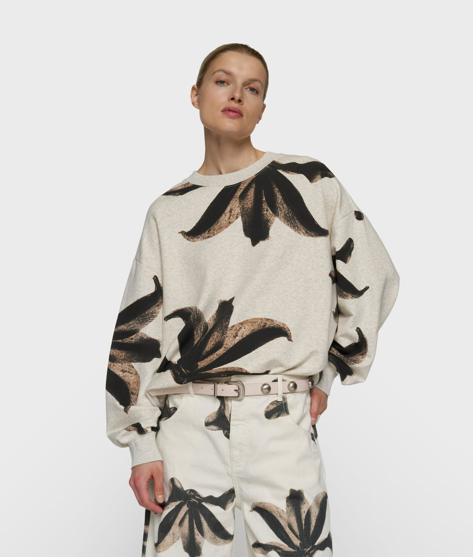 sweater flower | soft white melee