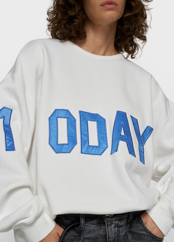 statement sweater logo | ecru