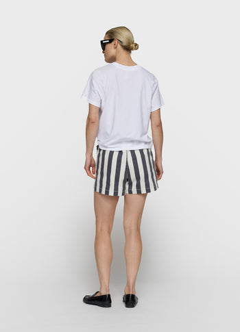 petite tee believe | white