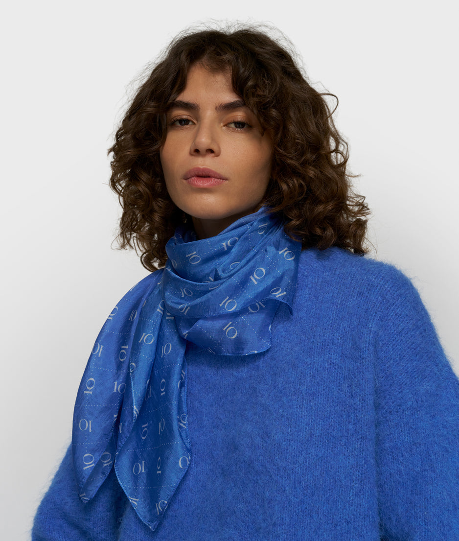 zijden sjaal monogram | ultramarine