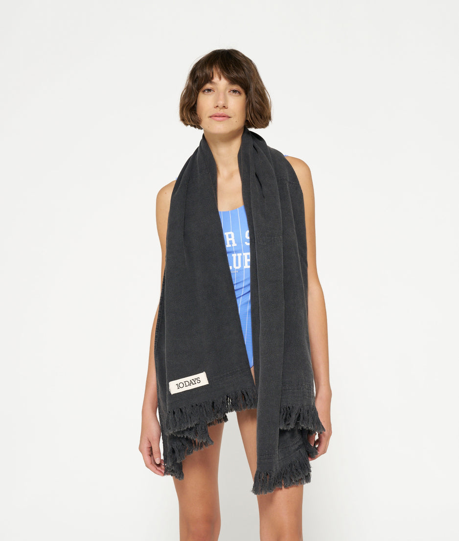 beach towel | black