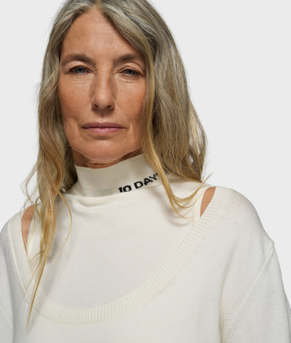 deep neck knit sweater | ecru