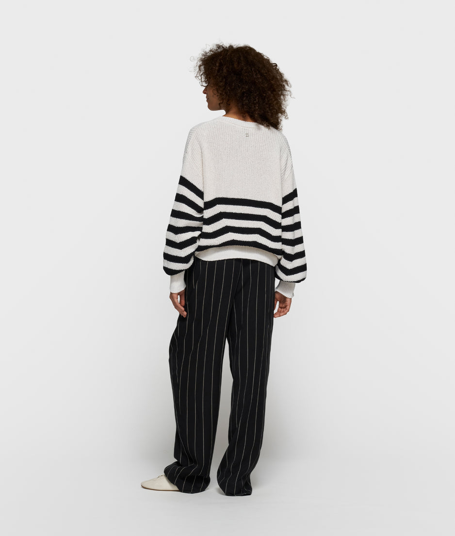 v-neck rib knit sweater | ecru