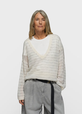 thin v-neck knit sweater | light grey melee/ecru