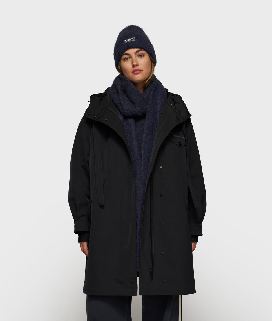 the famous raincoat | black