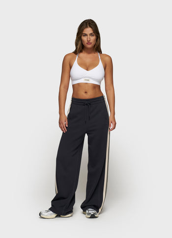 the BAR-BRA | white