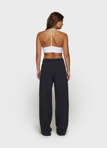 the BAR-BRA | white