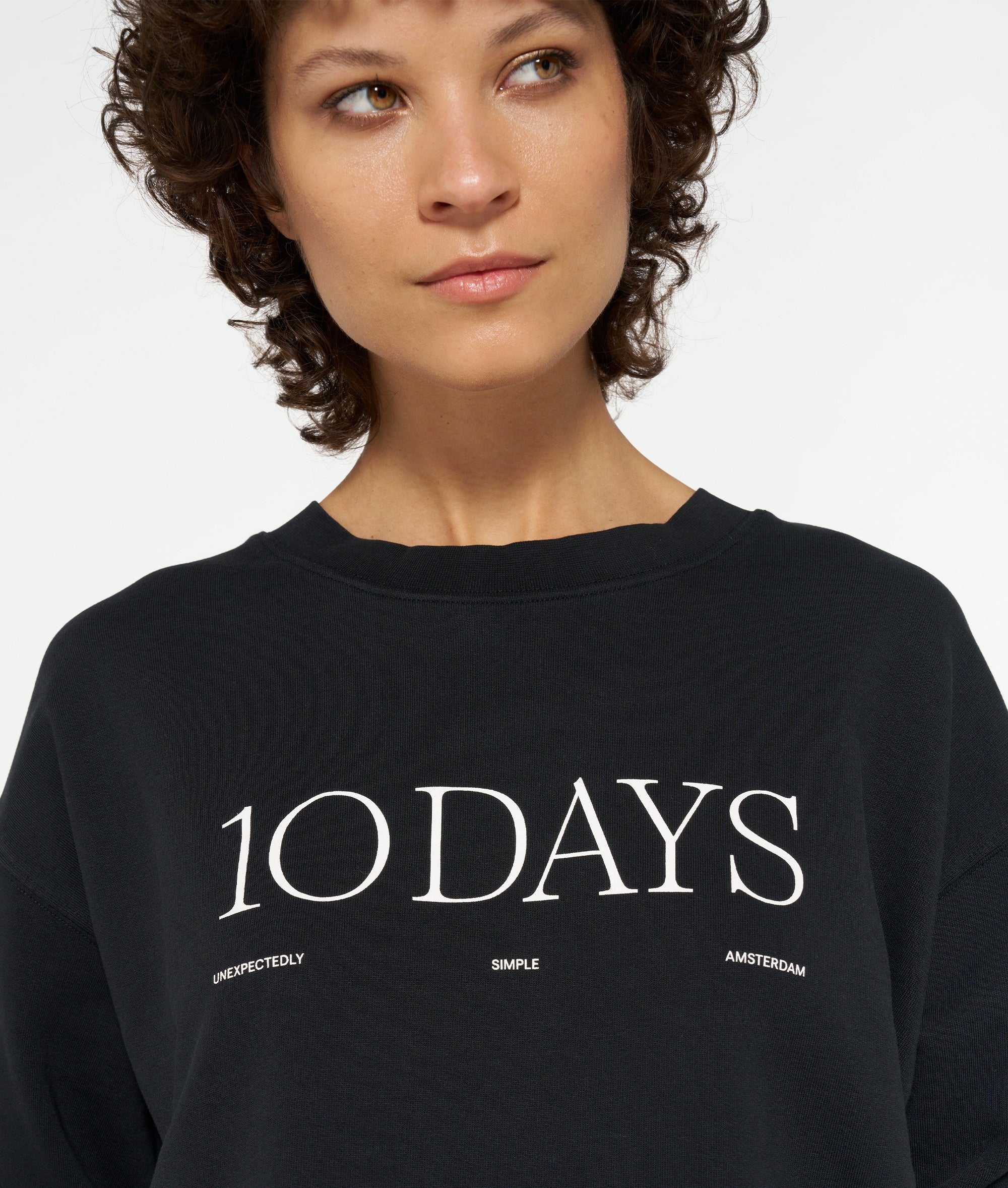 logo sweater | black | 10DAYS | Official Online Store