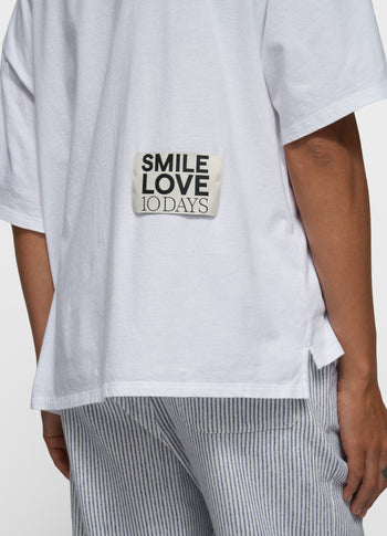 smile love tee | white