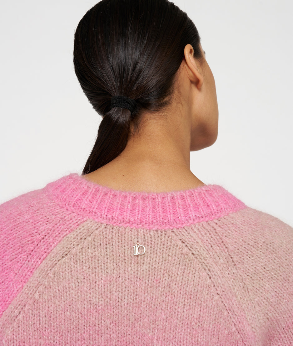 v-neck sweater gradient knit | pink