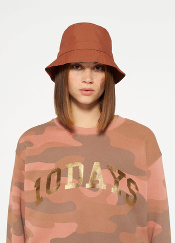 statement sweater camo | saddle brown