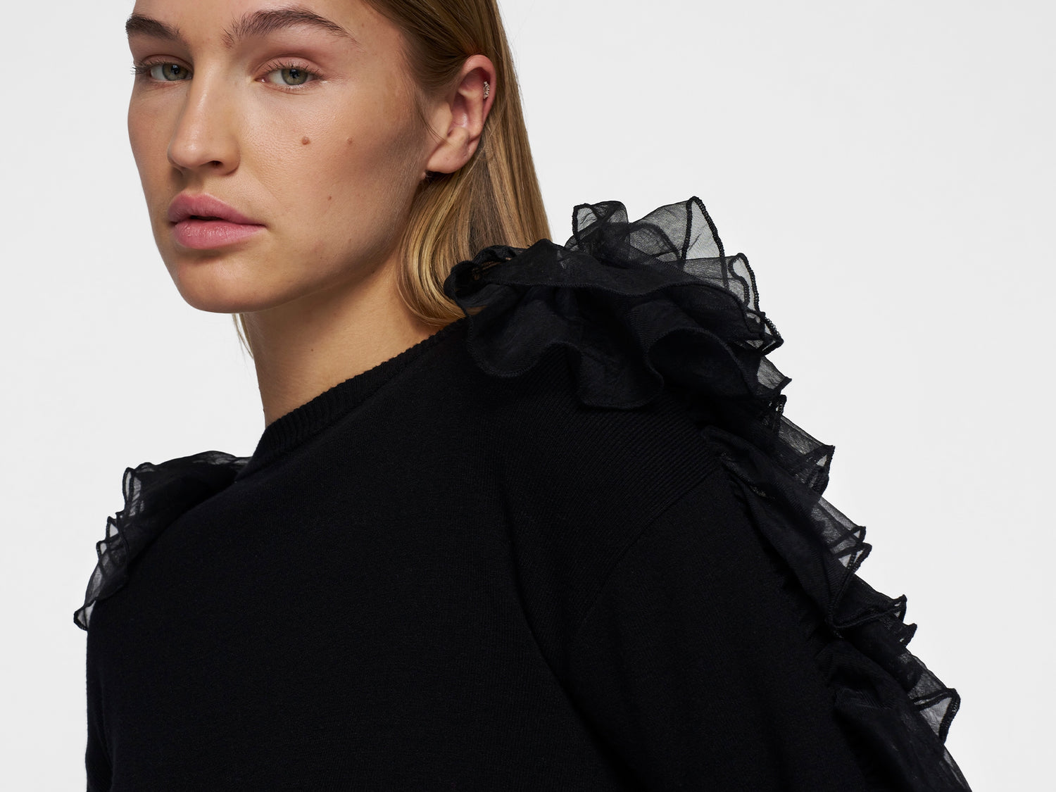 dramatic knit sweater | black