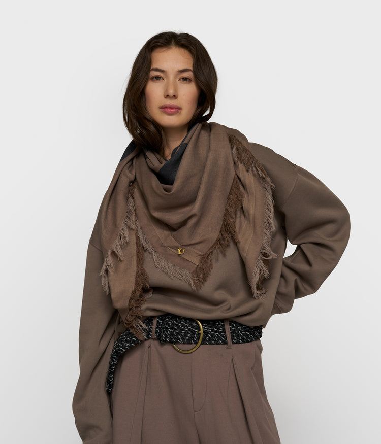 scarf love on top | moonrock