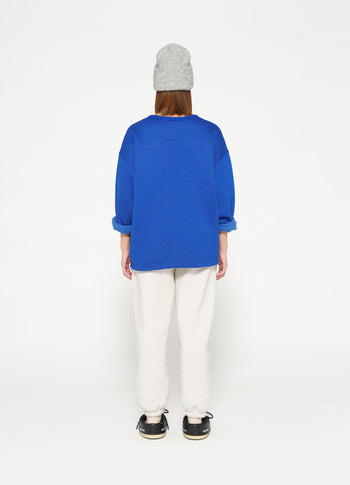 statement sweater apres-ski | electric blue