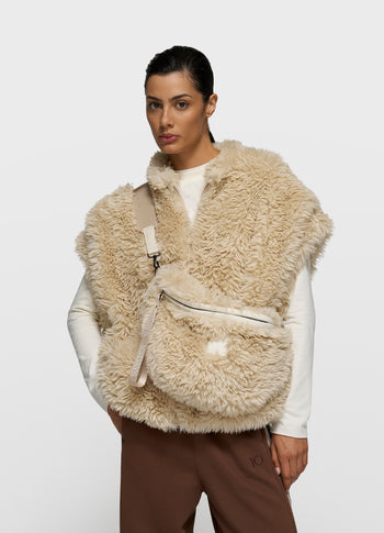 fluffy gilet | pearl