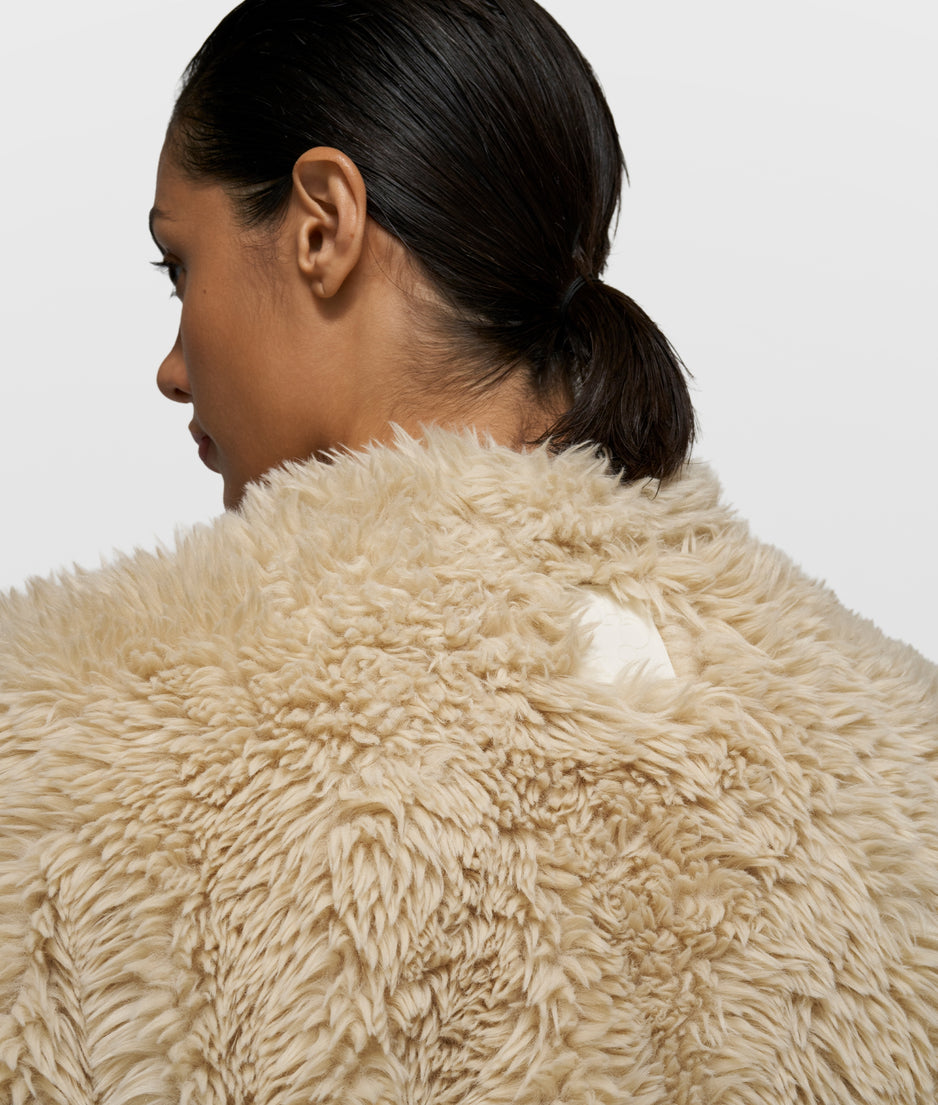 fluffy gilet | pearl