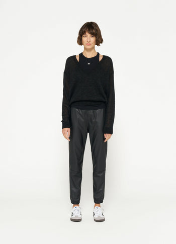 THE LEATHERLOOK CROPPED JOGGER | black