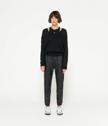 THE LEATHERLOOK CROPPED JOGGER | black