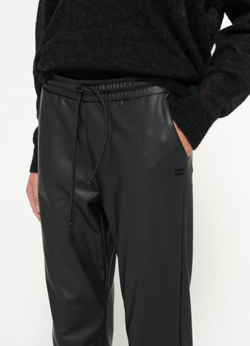 THE LEATHERLOOK CROPPED JOGGER | black