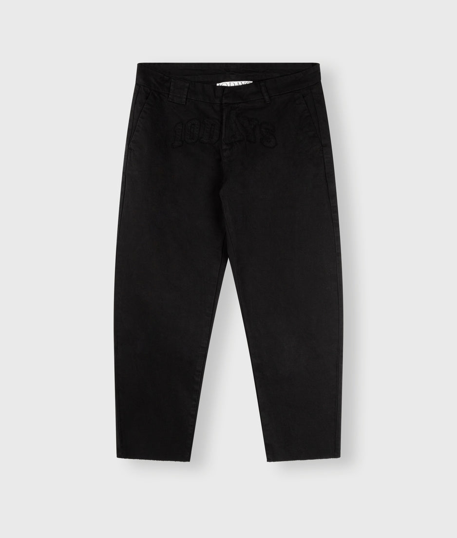 washed statement chino | black