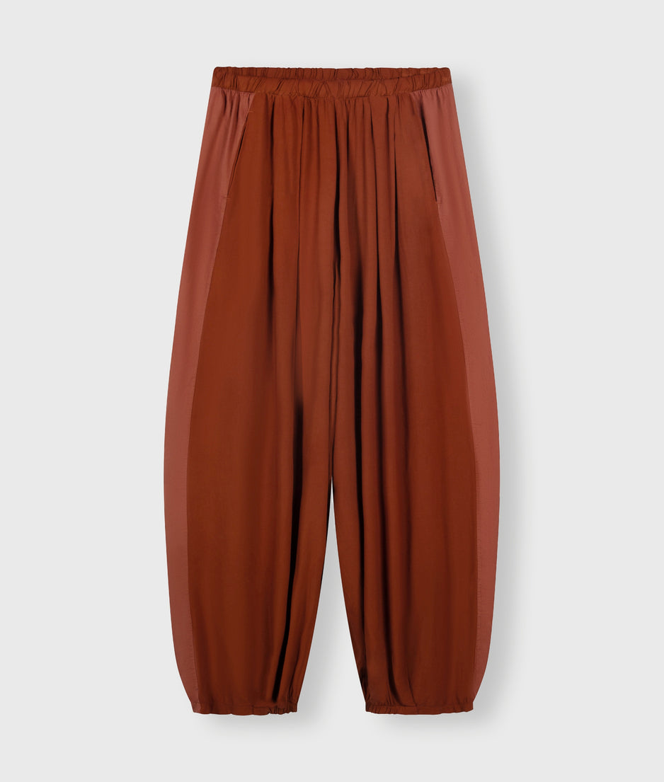 flowy pants | saddle brown