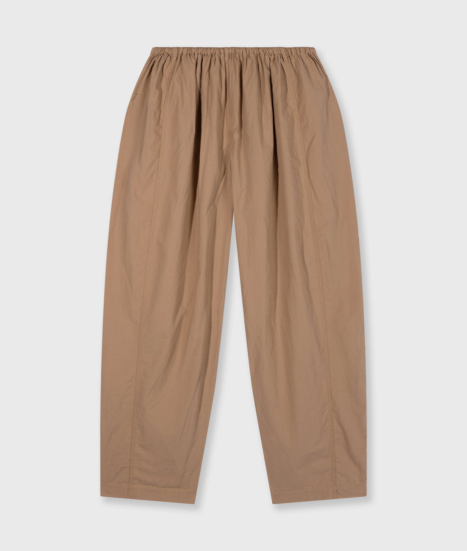 balloon pants | light fudge