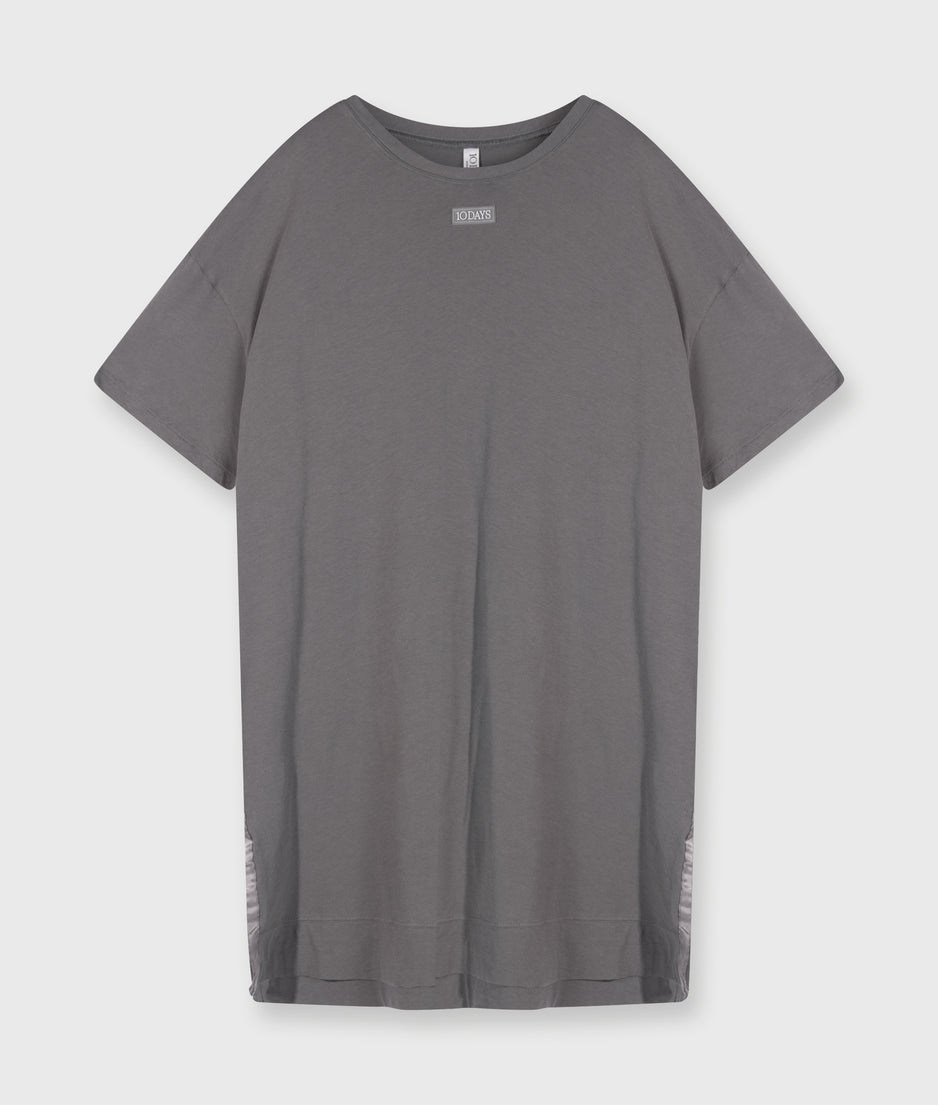 tee dress | oil