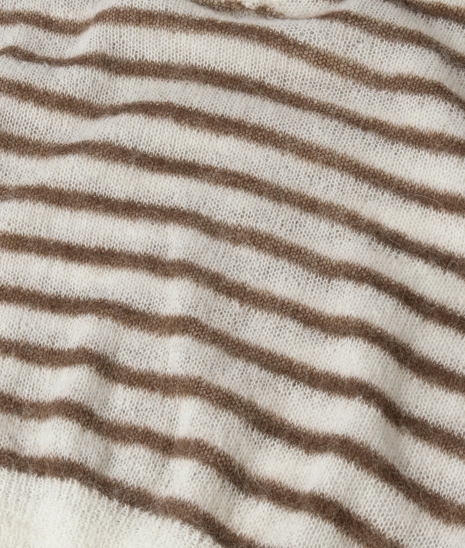 thin v-neck knit sweater | dark truffle/ecru