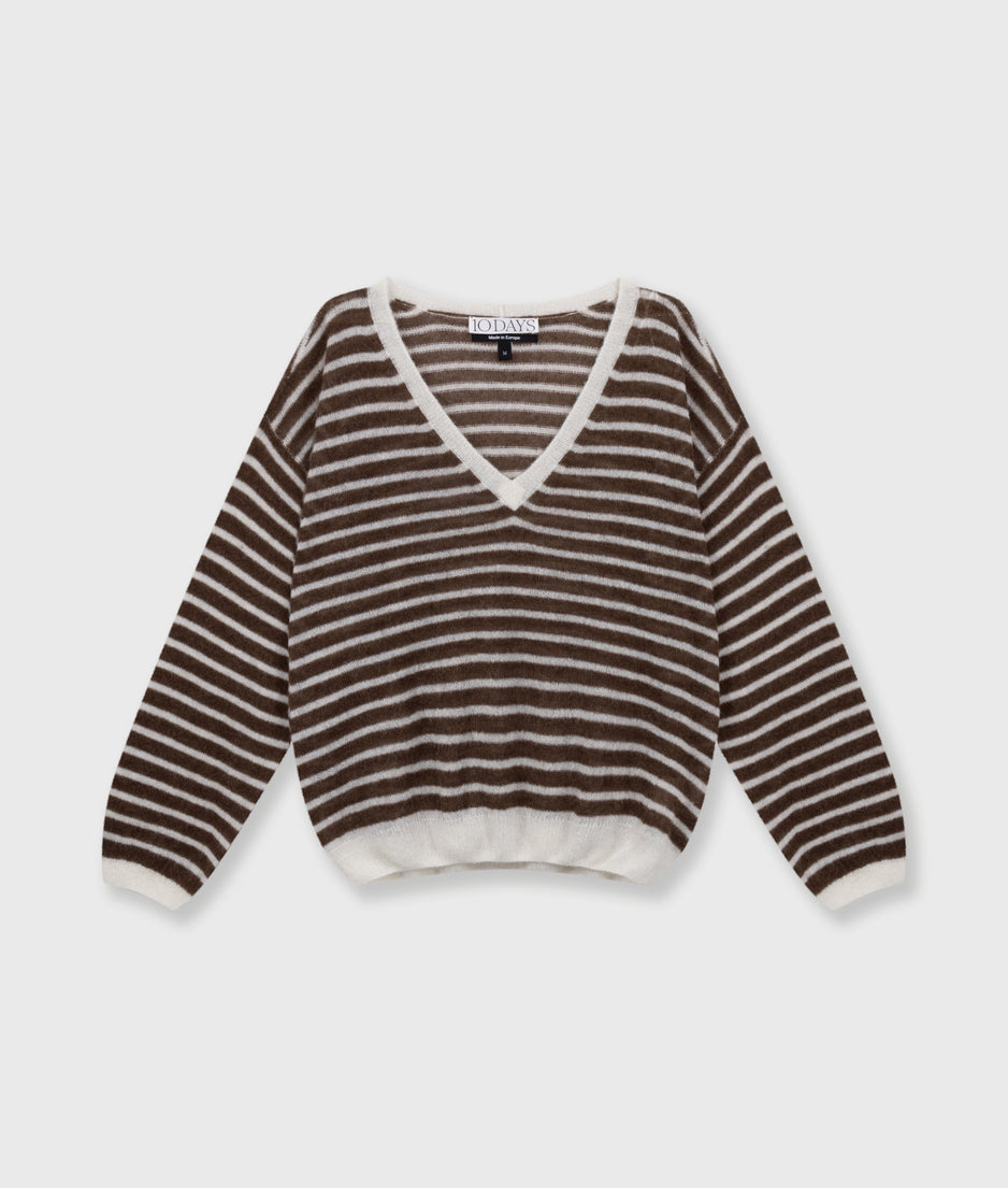 thin v-neck knit sweater | ecru/dark truffle