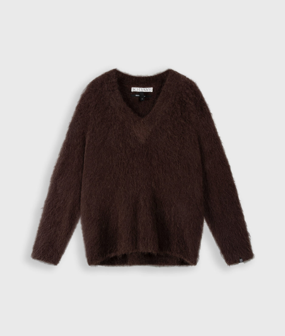 v-neck knit sweater | deep wine