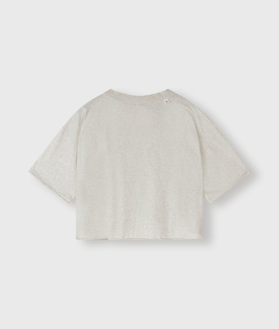 squared cropped tee | soft white melee